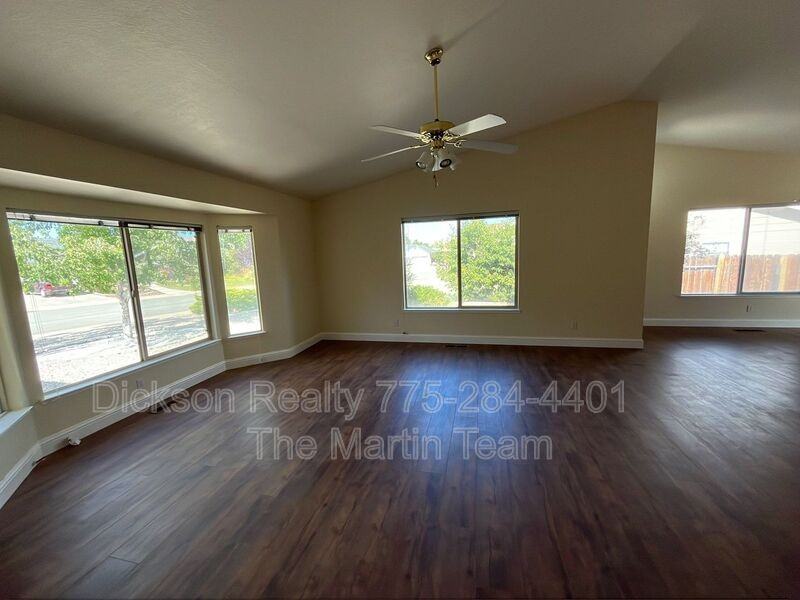 970 Mercedes Dr - Photo 6 of 22