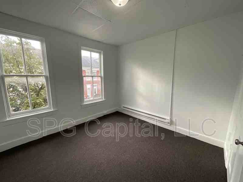 425 W Princess St - Photo 6 of 10