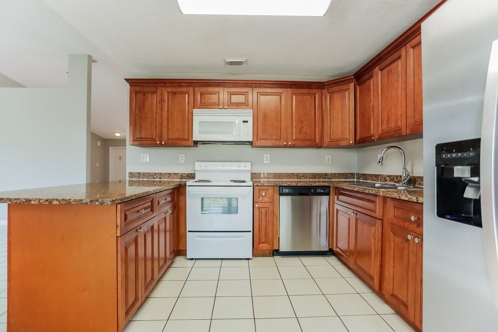 15383 Sw 178th St - Photo 5 of 16