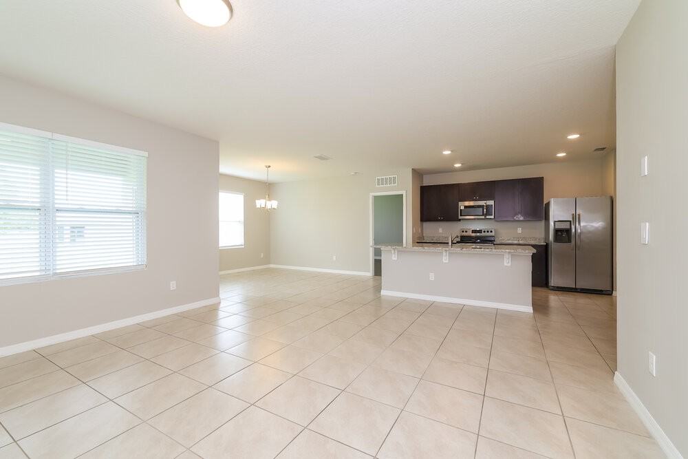 336 Tanglewood Dr - Photo 4 of 16