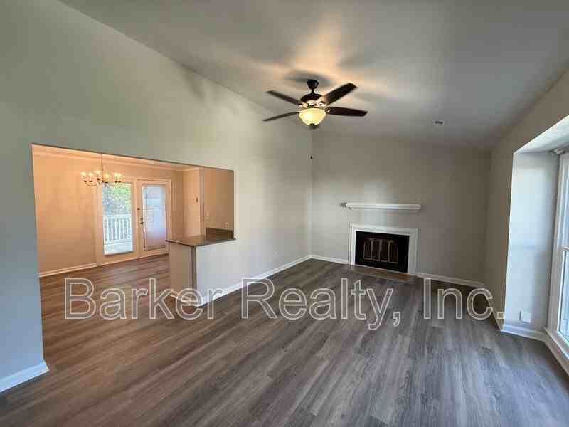 4608 - Photo 2 of 7