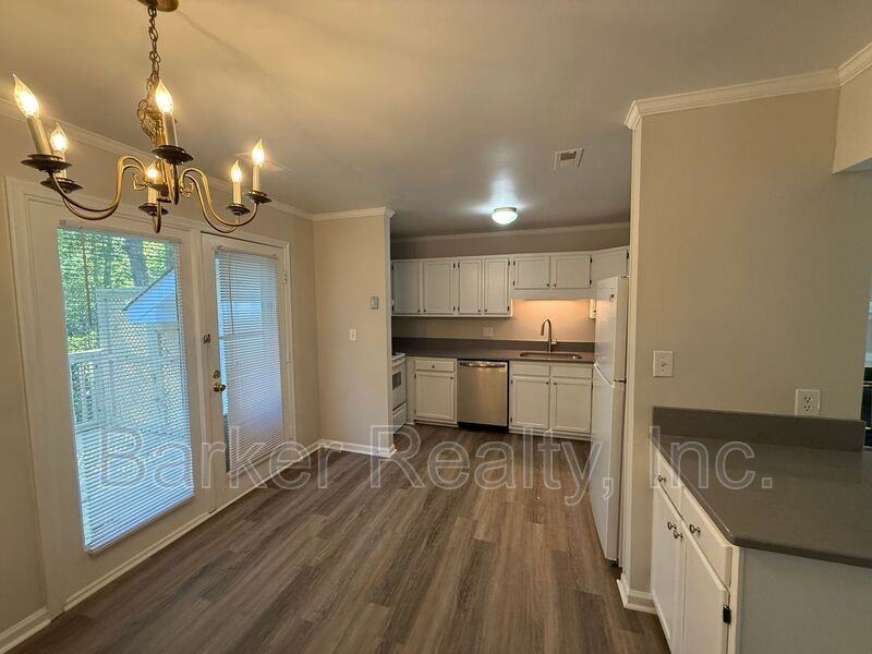4608 - Photo 3 of 7