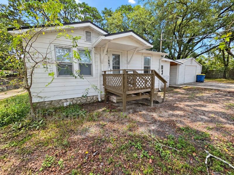 1667 Rowe Ave - Photo 2 of 8