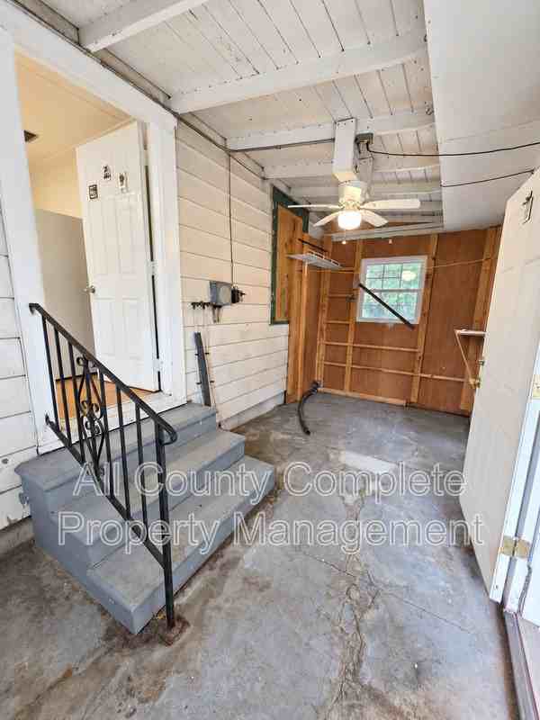 1667 Rowe Ave - Photo 6 of 8