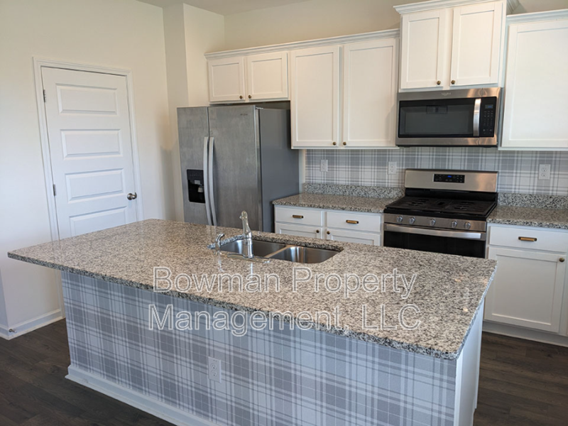 183 Graham Campbell Ln - Photo 7 of 34