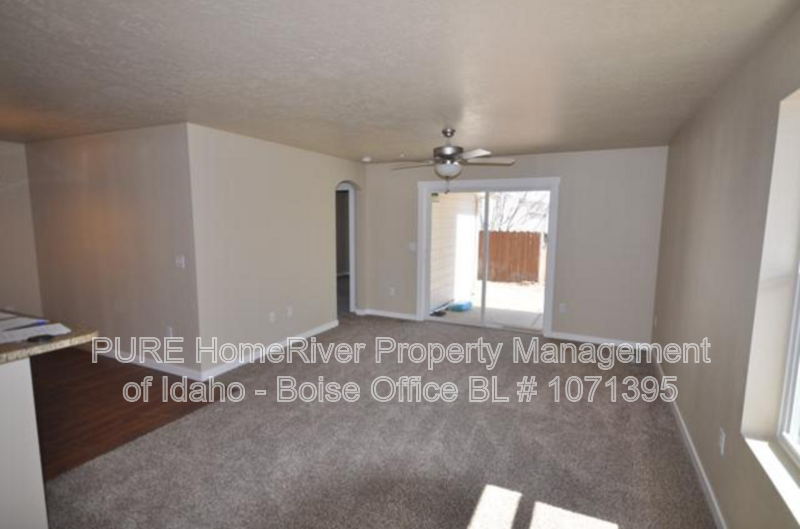 6230 S Zither Ave - Photo 4 of 28