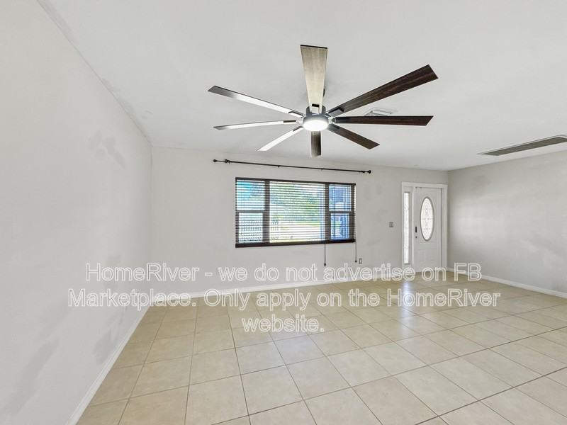9032 Pomelo Rd W - Photo 3 of 24
