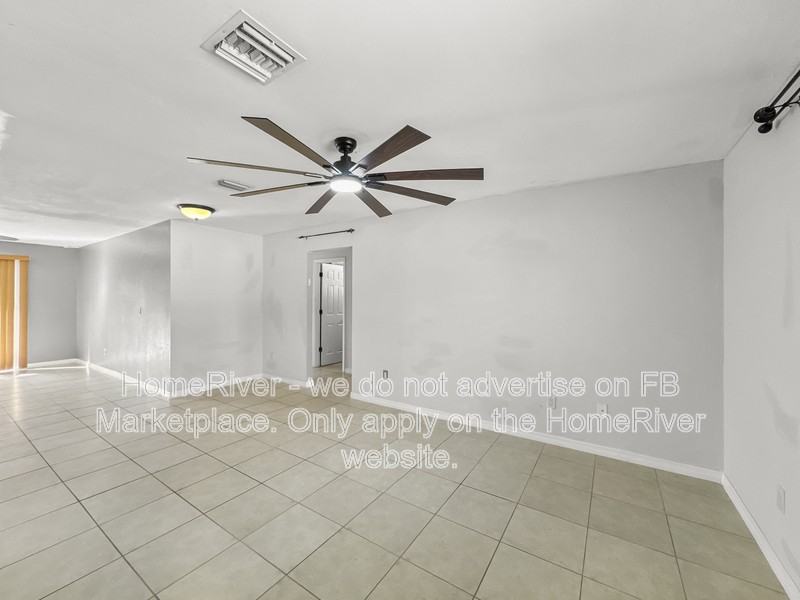 9032 Pomelo Rd W - Photo 4 of 24