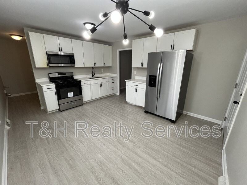 2308 Edgemont Way - Photo 7 of 18