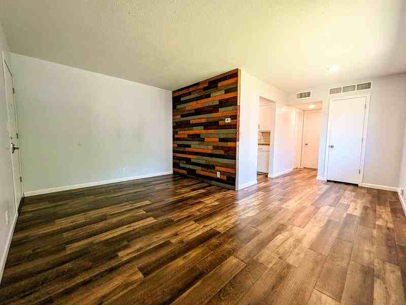 306 Central Dr - Photo 7 of 11