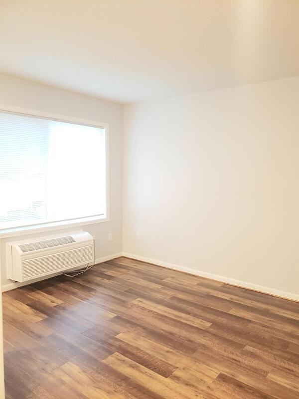 1010 Washington St - Photo 5 of 17
