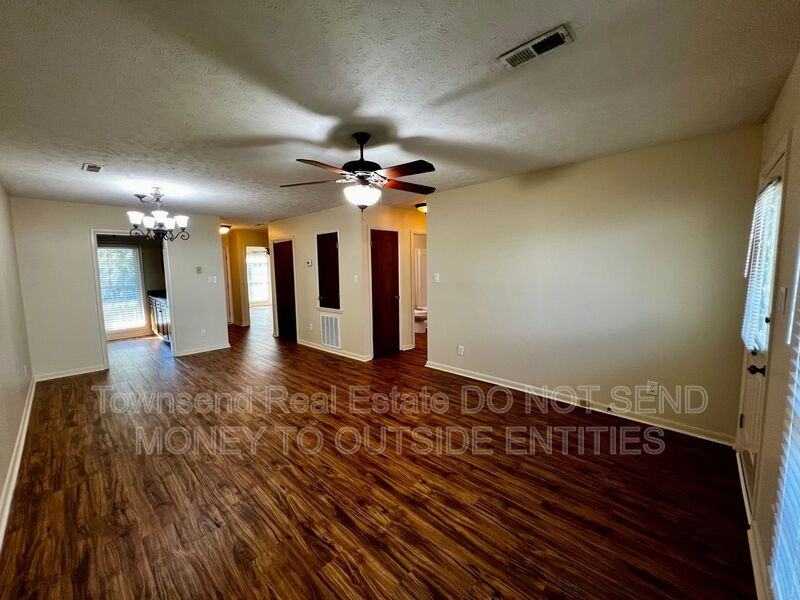 2740 Helaman Ct #6 - Photo 4 of 18