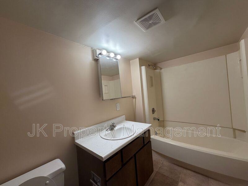 205 11th St S #12 - Photo 6 of 8