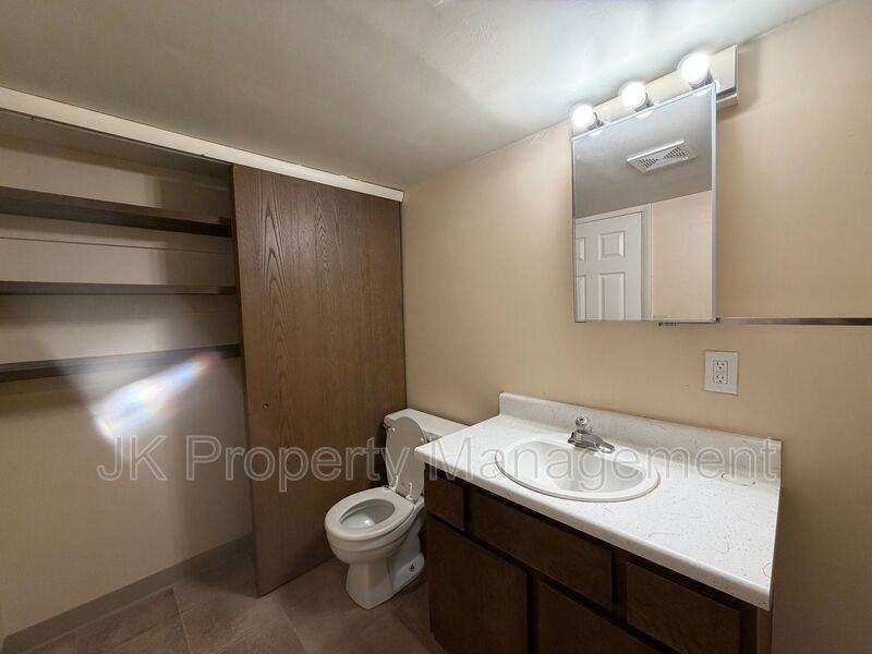 205 11th St S #12 - Photo 7 of 8