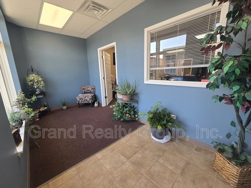 42 E Grand Ave #101 - Photo 2 of 8