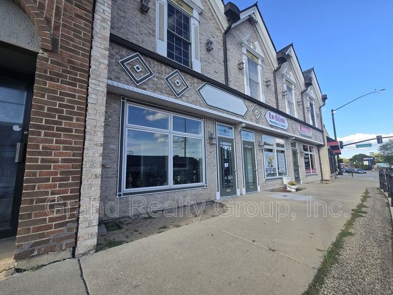 42 E Grand Ave #101 - Photo 7 of 8