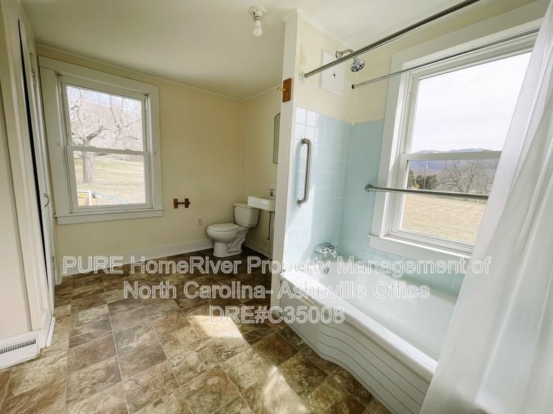 648 Bee Tree Rd - Photo 6 of 14