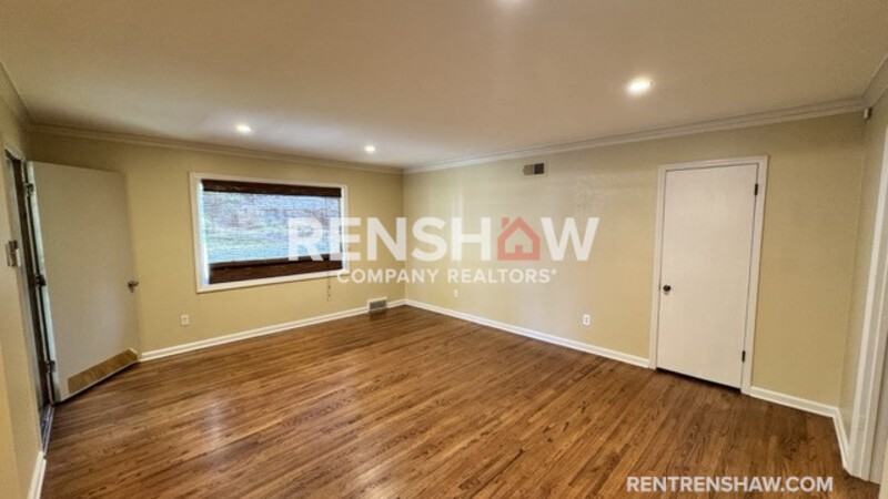 209 Leonora Dr - Photo 4 of 21