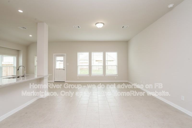 8431 Bay Orchard Dr - Photo 4 of 23