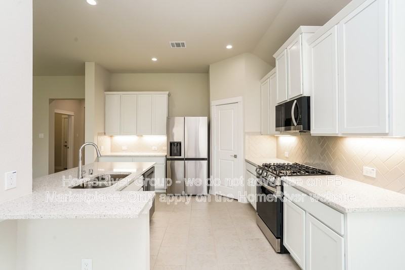 8431 Bay Orchard Dr - Photo 6 of 23