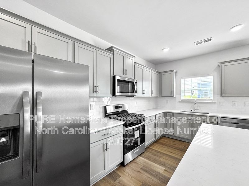3686 Charles St Nw - Photo 3 of 23
