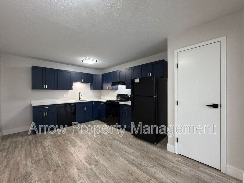 2325 S St #11 - Photo 2 of 17