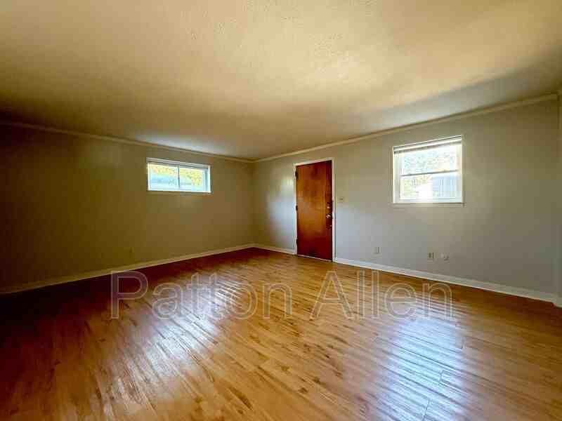 1020 Hendersonville Rd #9 - Photo 2 of 23