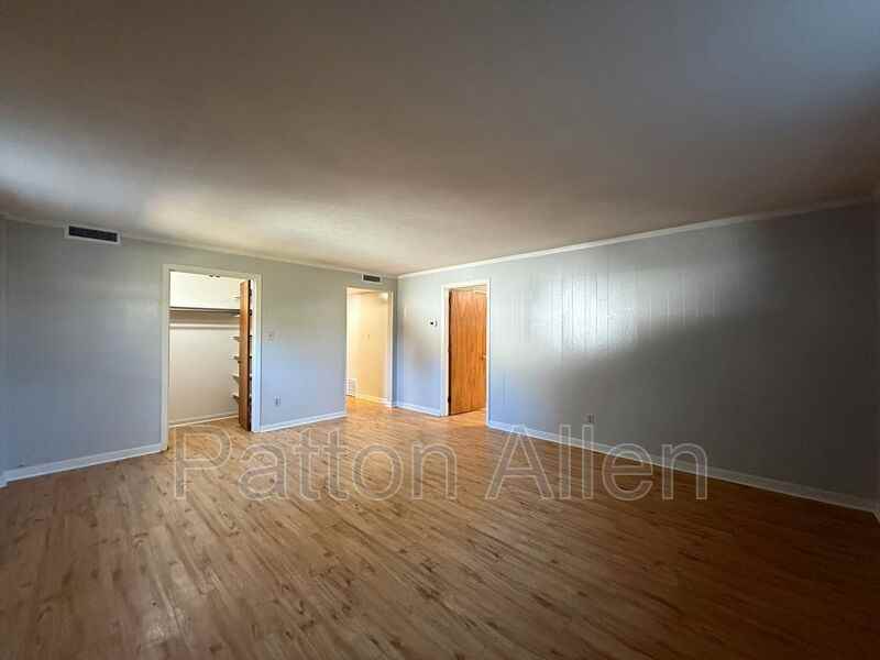 1020 Hendersonville Rd #9 - Photo 4 of 23