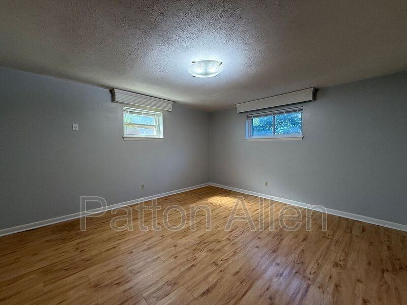 1020 Hendersonville Rd #9 - Photo 6 of 23