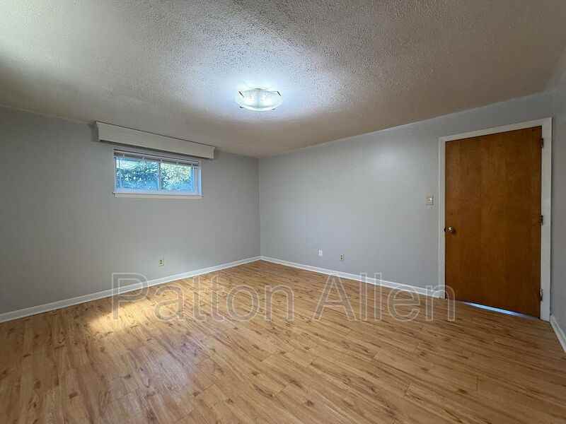 1020 Hendersonville Rd #9 - Photo 7 of 23
