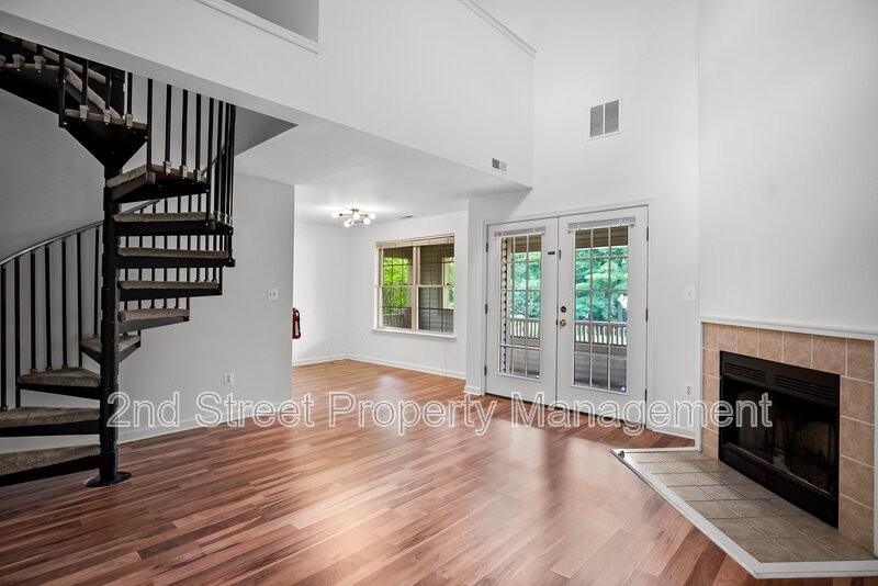 377 Tavistock - Photo 5 of 25