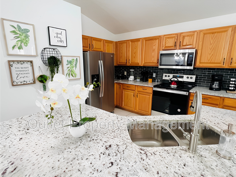 122 Highgate Park Blvd - Photo 3 of 39