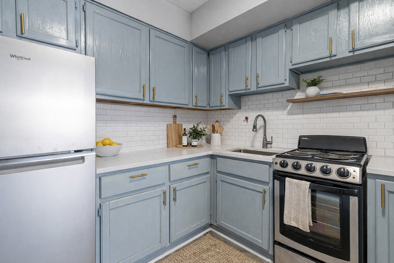 Offer Ends Soon! Up Your Living, Not Your Rent - Photo 3 of 4