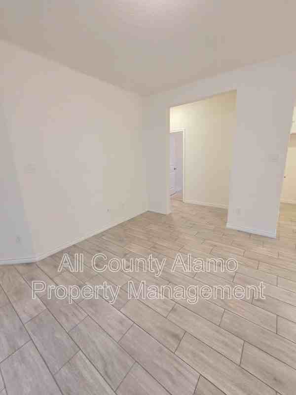 4823 Pico Pico St - Photo 5 of 29