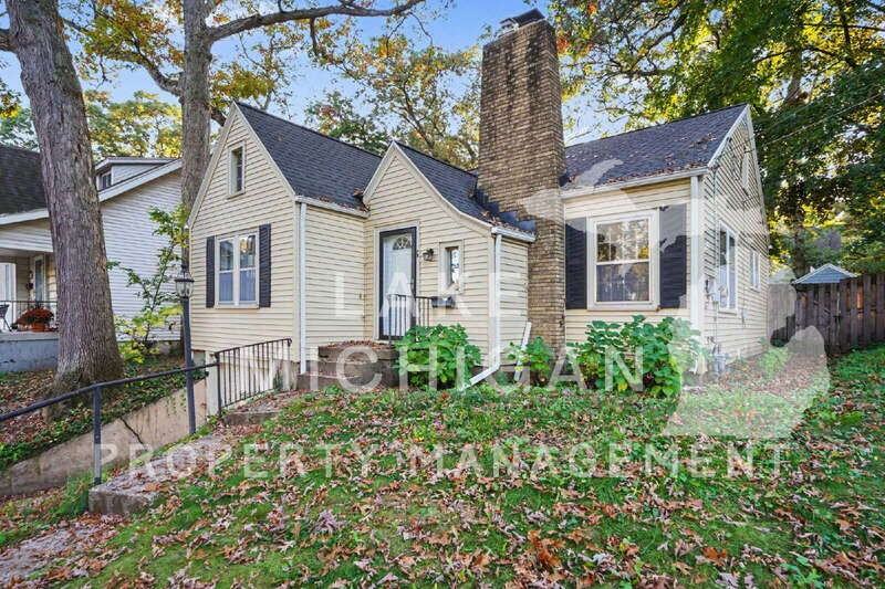 1237 Colorado Ave Se - Photo 2 of 20