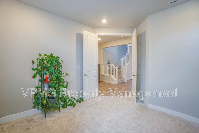 359 W Koa St - Photo 5 of 43