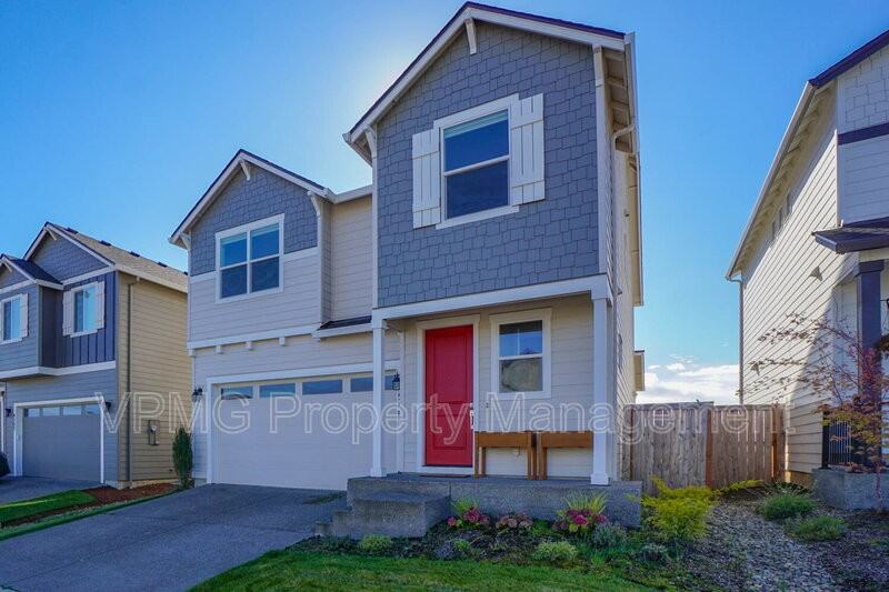 4225 Ne 183rd St - Photo 3 of 40