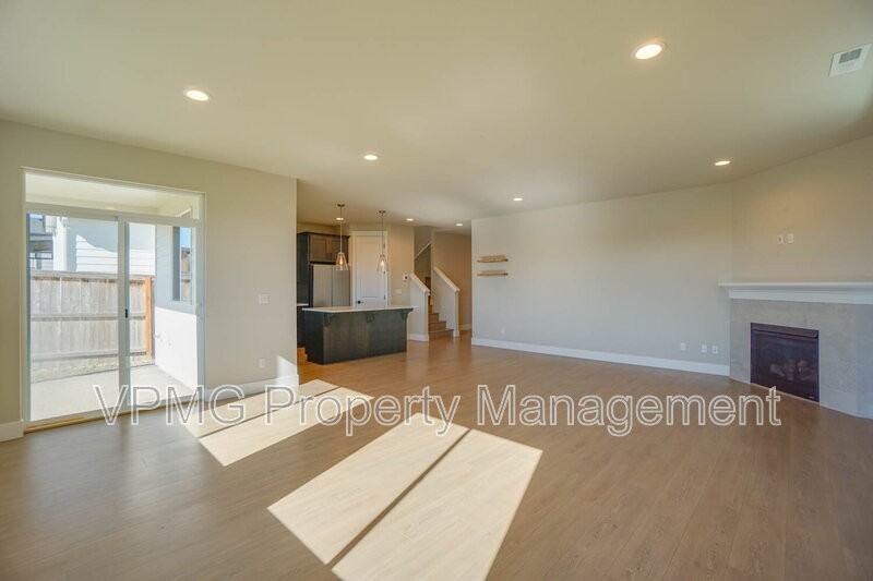 4225 Ne 183rd St - Photo 7 of 40