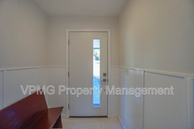139 N 19th Ct - Photo 6 of 50