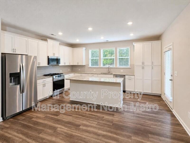 490 Tall Pines Ter - Photo 4 of 20