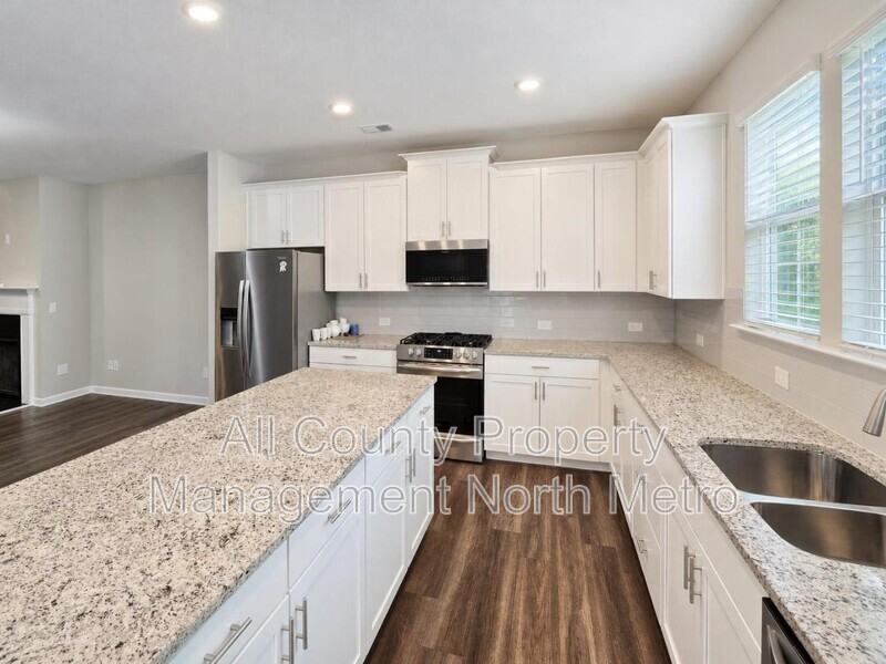 490 Tall Pines Ter - Photo 5 of 20