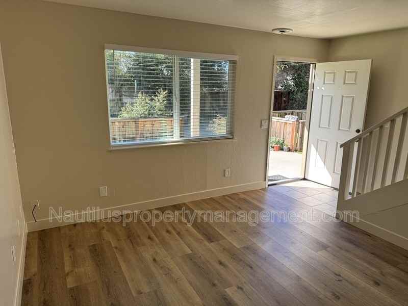 3387 Mission Dr - Photo 4 of 15