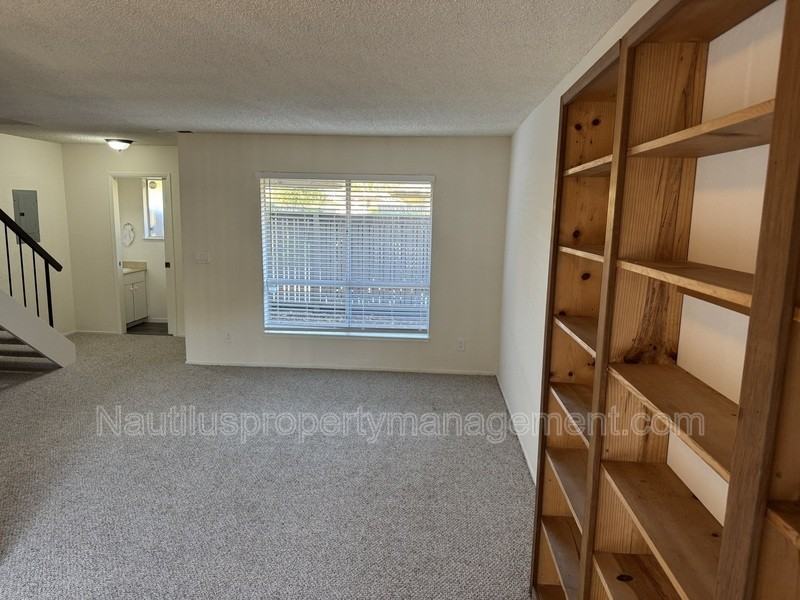127 Castillion Ter - Photo 3 of 23