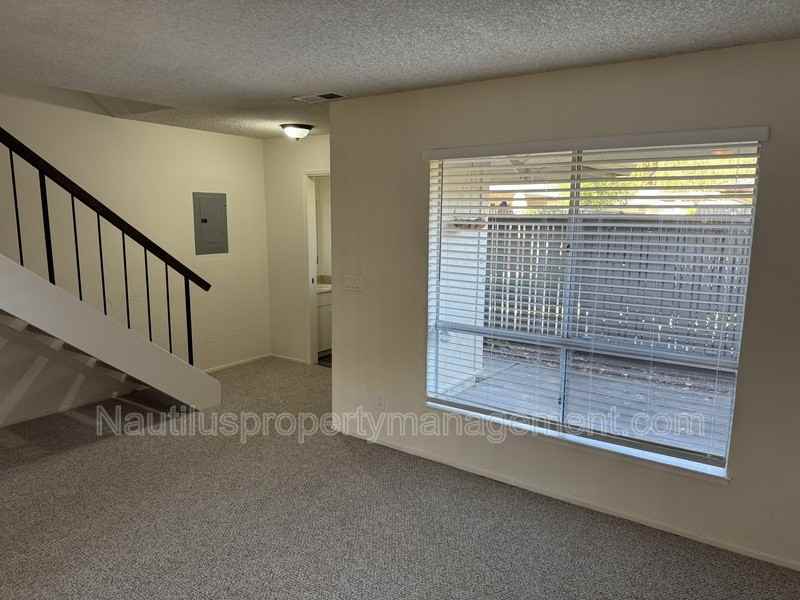 127 Castillion Ter - Photo 5 of 23