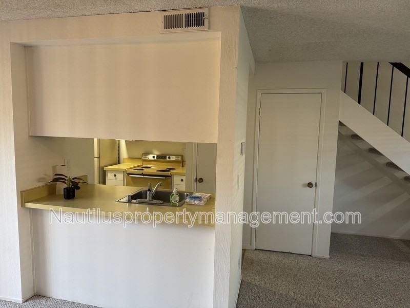 127 Castillion Ter - Photo 6 of 23