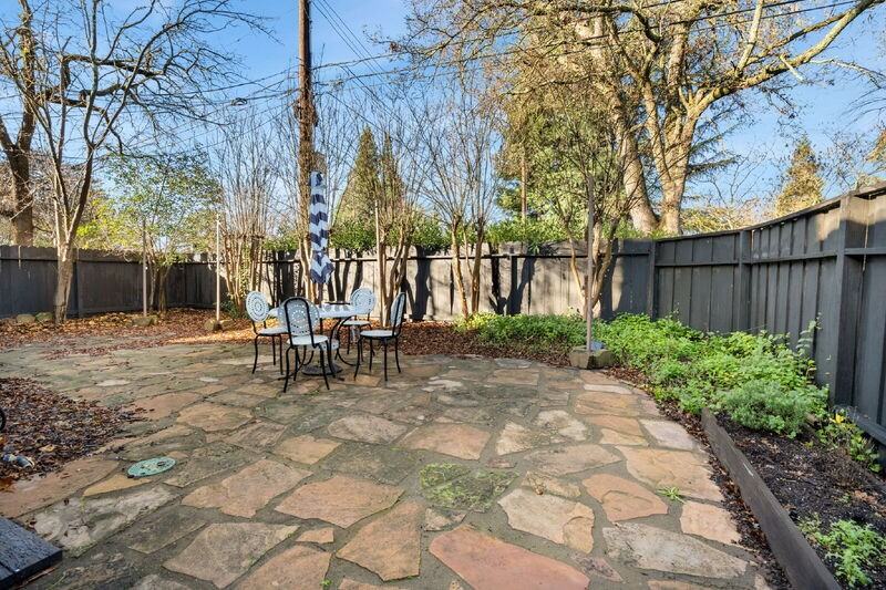 2122 Gunn Rd - Photo 2 of 21