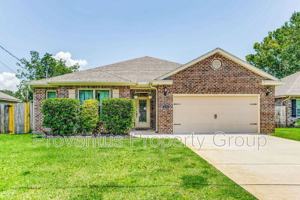 featured image of 215 Green Dr