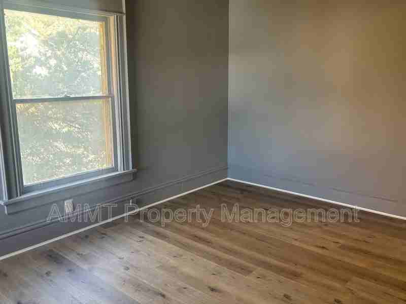 1534 3rd Ave Se - Photo 3 of 4