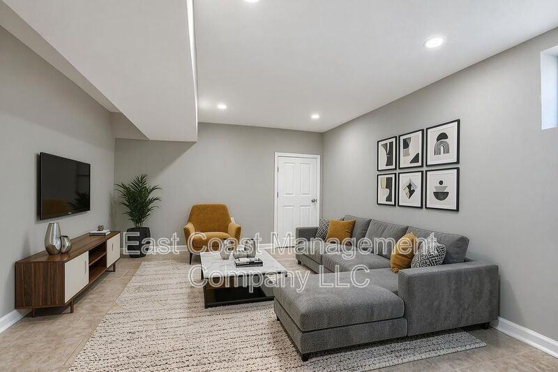 2200 N Rosedale St - Photo 5 of 36