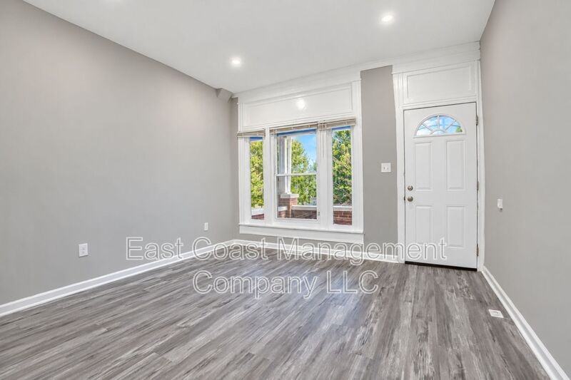 2200 N Rosedale St - Photo 7 of 36